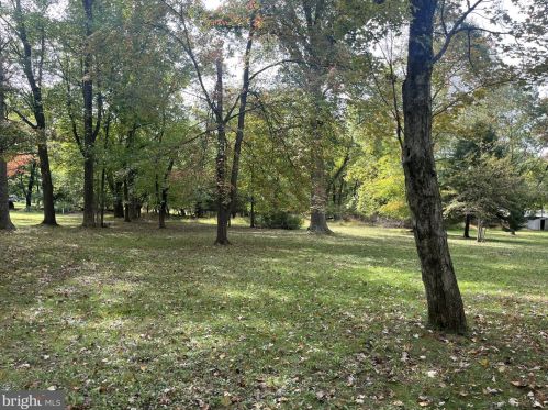 103 Meadowood Dr, Lansdale PA 19446-1610 exterior