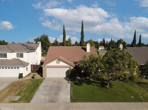 914 Foxcroft Ln, Bakersfield, CA 93312-4059