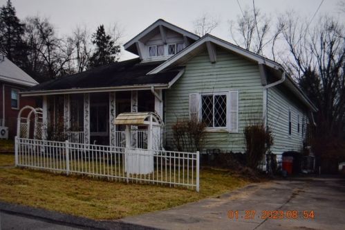 1520 Arthur Dr, Verona, PA 15147-3124