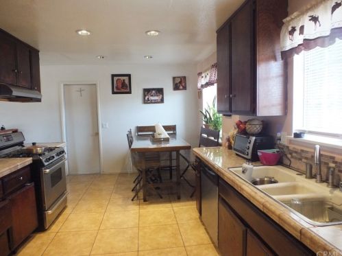16731 Grant St, Victorville, CA 92395-8922