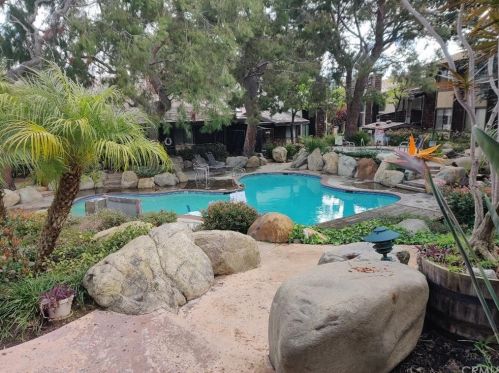3665 Country Club Dr, Long Beach, CA 90807-3874