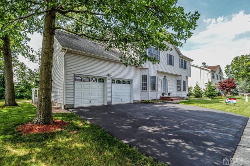 440 Jarrard St, Piscataway, NJ 08854-2321