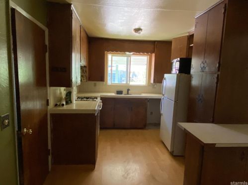 2337 Oregon Ave, South Lake Tahoe CA  96150-7118 exterior