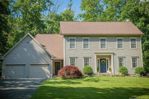 734 Higganum Rd, Durham, CT 06422-1918