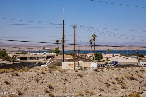 585 Knobhill Dr, Lake Havasu City AZ  86403-4937 exterior
