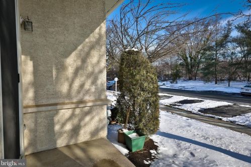 807 Dresher Woods Dr, Dresher PA  19025-1528 exterior