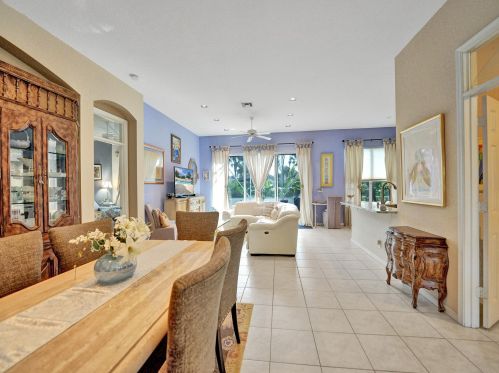 7840 Rockford Rd, Boynton Beach, FL 33472-2524