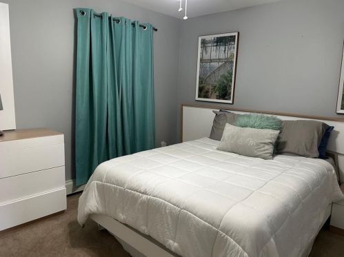 1690 Wagon Wheel Dr, Easton PA  18040-8273 exterior