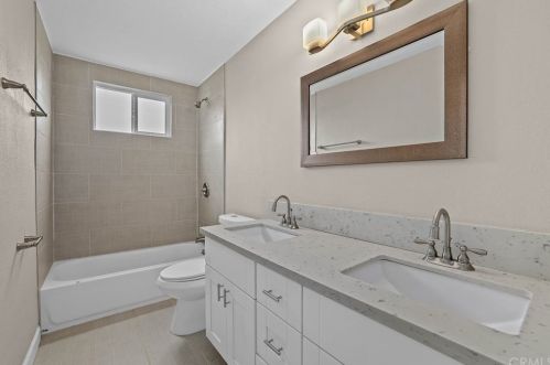 234 68th St, Long Beach CA  90805-1212 exterior