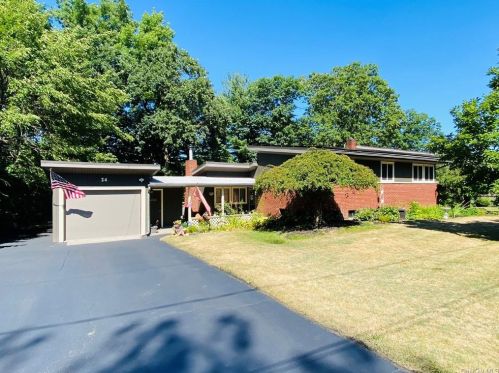 24 Canterbury Ave, Cornwall, NY 12518-1402