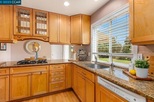 2175 Norse Dr, Concord CA 94523-1848 exterior