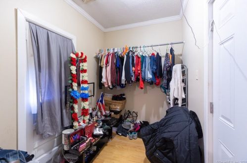 34 Lincoln St, New Britain CT 06052-1638 exterior