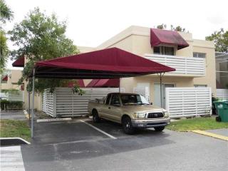 14352 96th Ter, Miami, FL 33186-8851