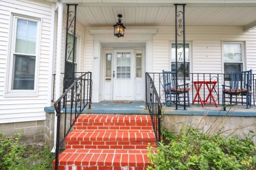 97 Elm St, Nashua, NH 03060-6465