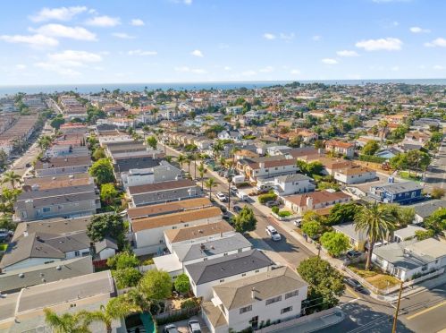 1742 Speyer Ln, Redondo Beach, CA 90278-4730