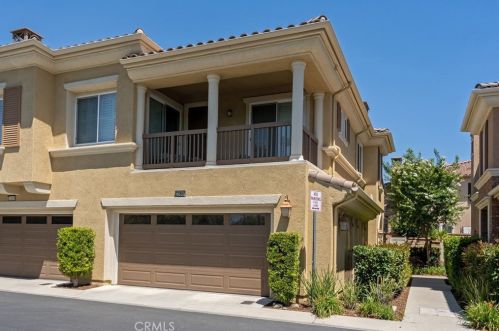 23860 Toscana Dr, Santa Clarita CA  91354-3015 exterior