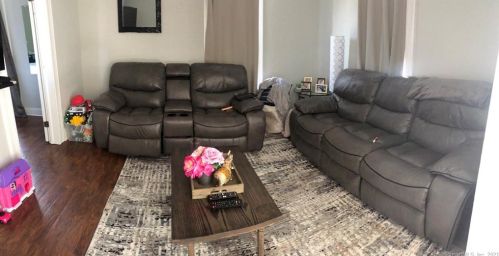 47 Austin St, Danbury CT  06810-6914 exterior