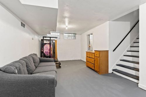 2524 60, Milwaukee WI 53219-2621 exterior