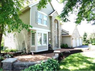 16325 Kelsey Ln, Edina MN  55347-2221 exterior