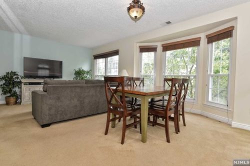 833 Juniper Way, Mahwah NJ  07430-3457 exterior