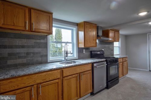 6046 Magnolia Ave, Camden, NJ 08109-1313