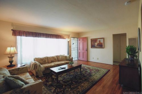 1857 Denver St, San Diego CA 92110-3335 exterior