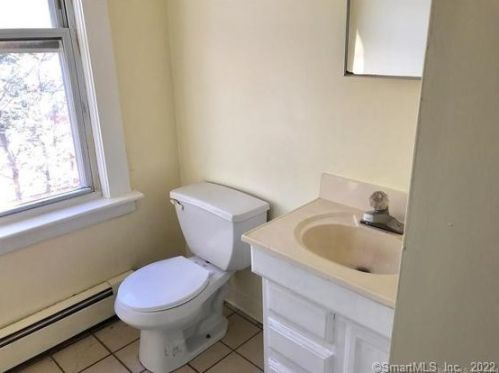 422 Stanley St, New Britain CT  06051-3246 exterior