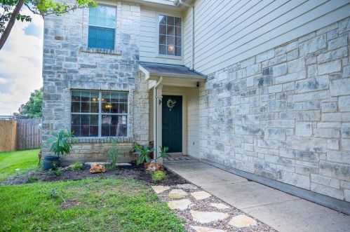 121 Meadow Park Dr, Georgetown, TX 78626-6367