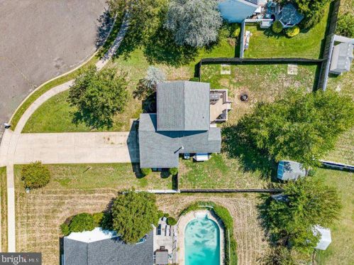 6 Hampshire Ct, Erial NJ exterior