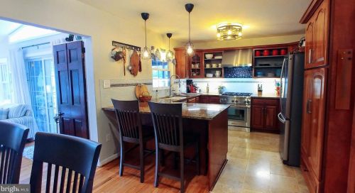 3210 Highland Dr, Easton PA  18045-2012 exterior