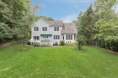 18 Betmarlea Rd, Norwalk CT  06850-2702 exterior