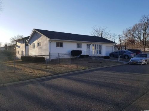 36 Campbell St, Amityville, NY 11701-1855