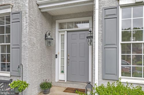 23 Hampshire Ct, Wilmington DE  19807-2535 exterior