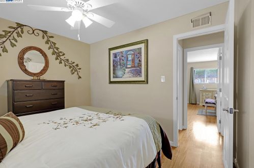 1220 Hillcrest Ave, Livermore CA  94550-4923 exterior