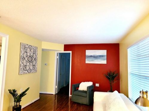 7844 38th Pl, Saint Petersburg, FL 33709-4228
