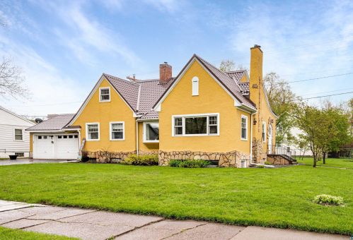 105 7th St, Scanlon MN  55720-1802 exterior