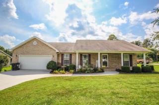1105 Summerfield Dr, Maryville, TN 37801-2905