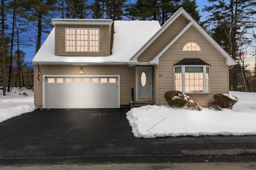 36 Town Village Dr, Salem NH  03079-3288 exterior