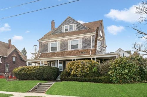 1329 Narragansett Blvd, Providence, RI 02905-5121