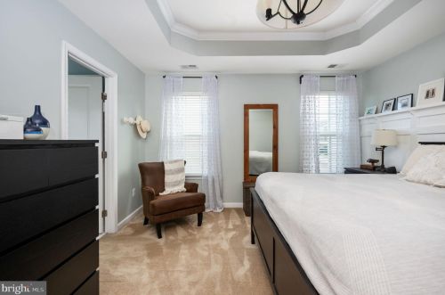 7009 Darbey Knoll Dr, Gainesville VA  20155-3634 exterior