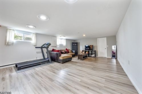 43 Glenwood Ter, Perth Amboy NJ  08863-1329 exterior