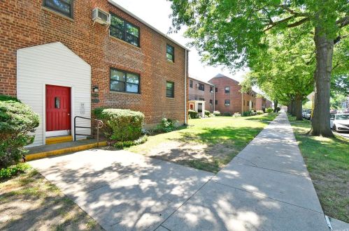 155-03 79th St, Jamaica, NY 11414-1101