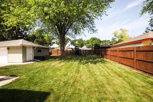 2823 103, Milwaukee WI 53214-2555 exterior