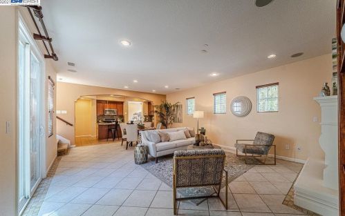 7478 Stoneleaf Rd, San Ramon CA  94582-5724 exterior