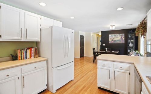 7 Bayou Dr, Raymond NH  03077-2364 exterior