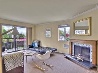 700 15th Ave, Seattle, WA 98122-4516