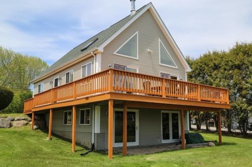 853 Boston Neck Rd, South Kingstown RI  02882-2904 exterior