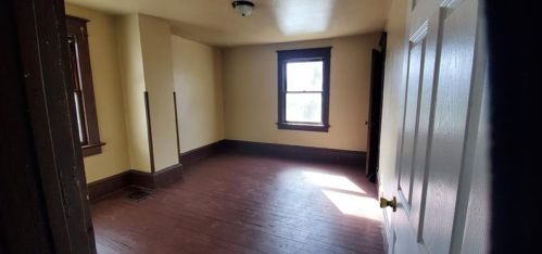 5 Laurel Ave, New Castle PA  16101-2353 exterior