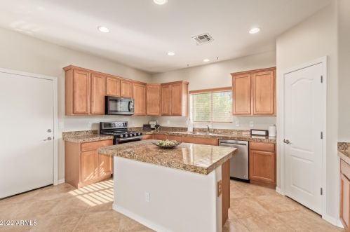 14106 12 St, Phoenix AZ 85086-8832 exterior