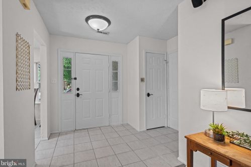 611 Cascade Dr, Mount Laurel NJ 08054-4928 exterior